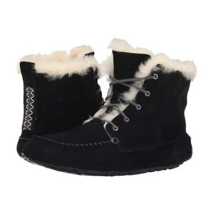 UGG Chickaree Black Suede Mocassin Boots with Sherpa Fur Lining Size 7
